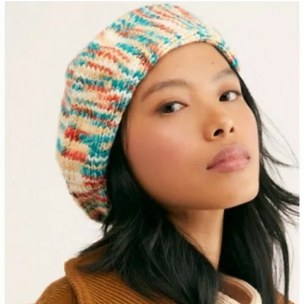 Beautiful Free People Raspberry beret.